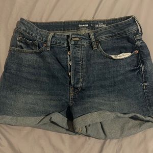 Old Navy OG Straight Shorts 4 button, high wasted. Light worn. Size 12